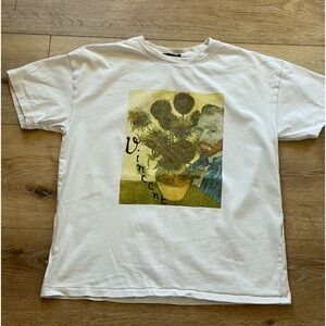 Forever 21 white graphic tee with Vincent Van Gogh print. Women’s size S.